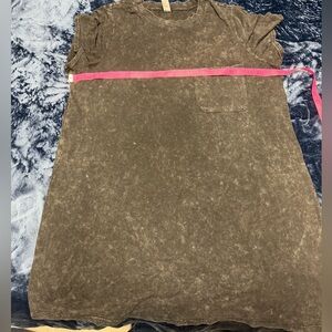 Just Be size 2x black acid wash pocket tee